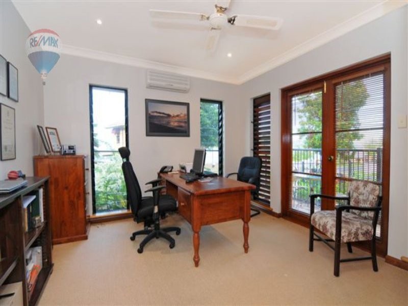 5 Hilltop Close, Bayview Heights QLD 4868