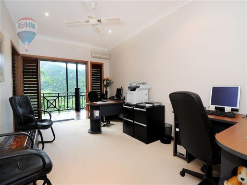 5 Hilltop Close, Bayview Heights QLD 4868