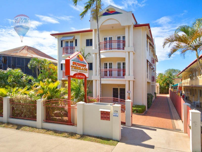 178 McLeod Street, Cairns North QLD 4870