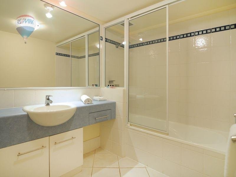 21/275 Esplanade, Cairns North QLD 4870