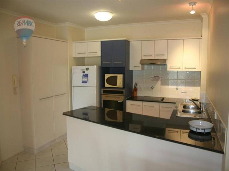 24/275 Esplanade, Cairns North QLD 4870