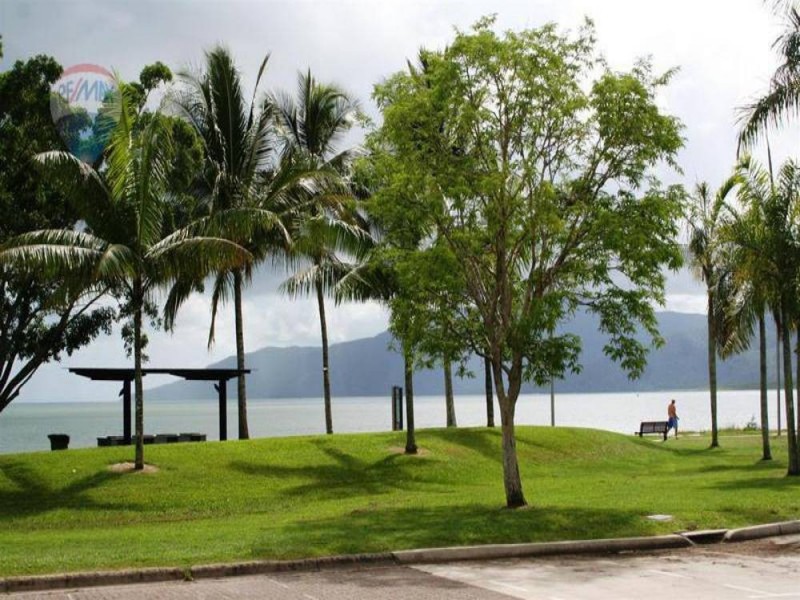 24/275 Esplanade, Cairns North QLD 4870