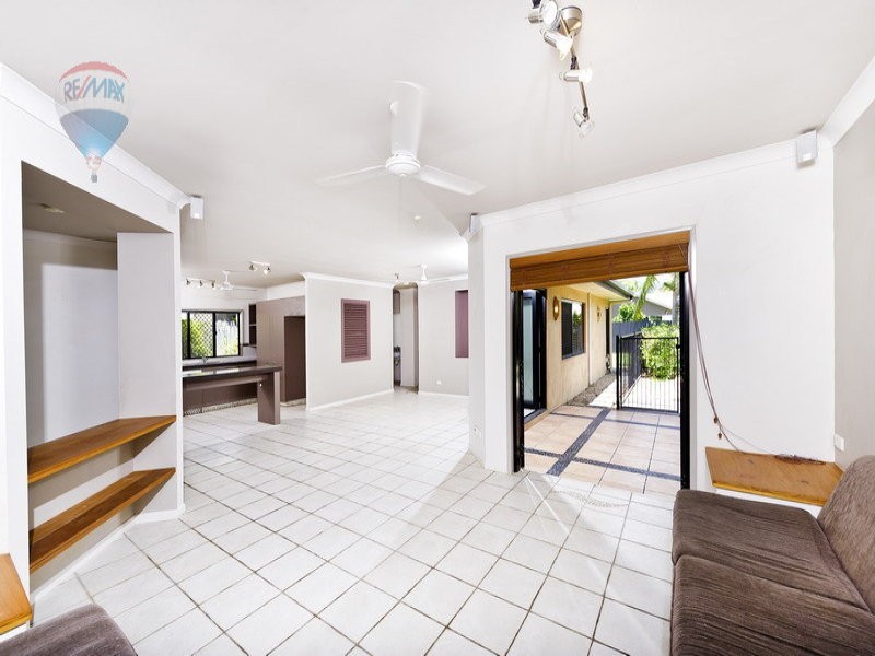 11 Warana Close, Kewarra Beach QLD 4879
