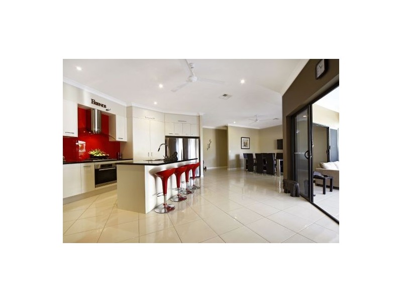 85 Roberts Drive, Trinity Beach QLD 4879