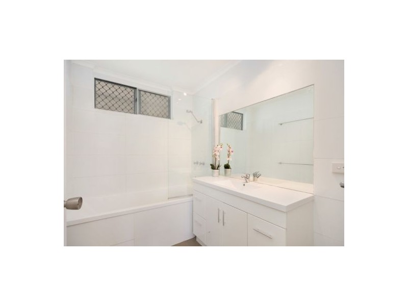 3 Frances Street, Mooroobool QLD 4870