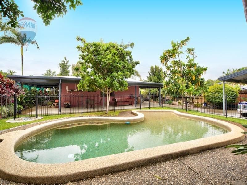 61 Oleander Street, Holloways Beach QLD 4878