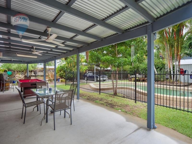 61 Oleander Street, Holloways Beach QLD 4878