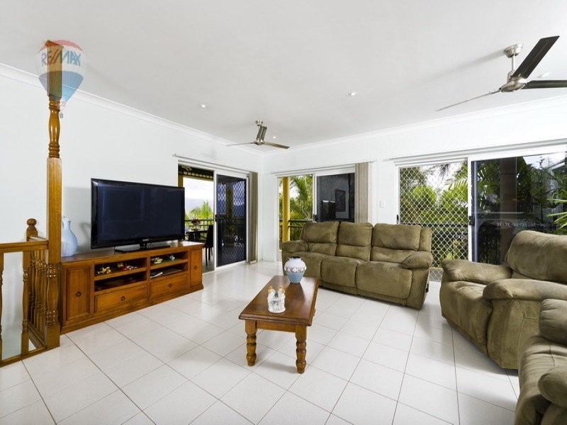 22 Summer Hill Drive, Mooroobool QLD 4870