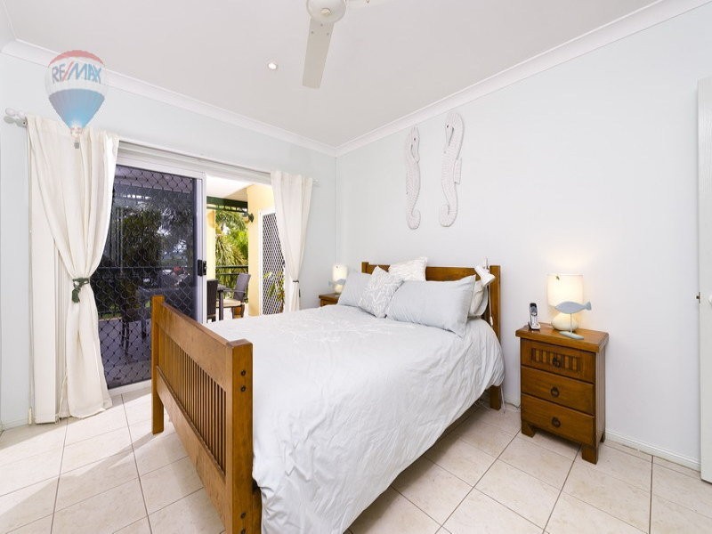 22 Summer Hill Drive, Mooroobool QLD 4870