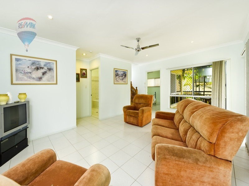 22 Summer Hill Drive, Mooroobool QLD 4870