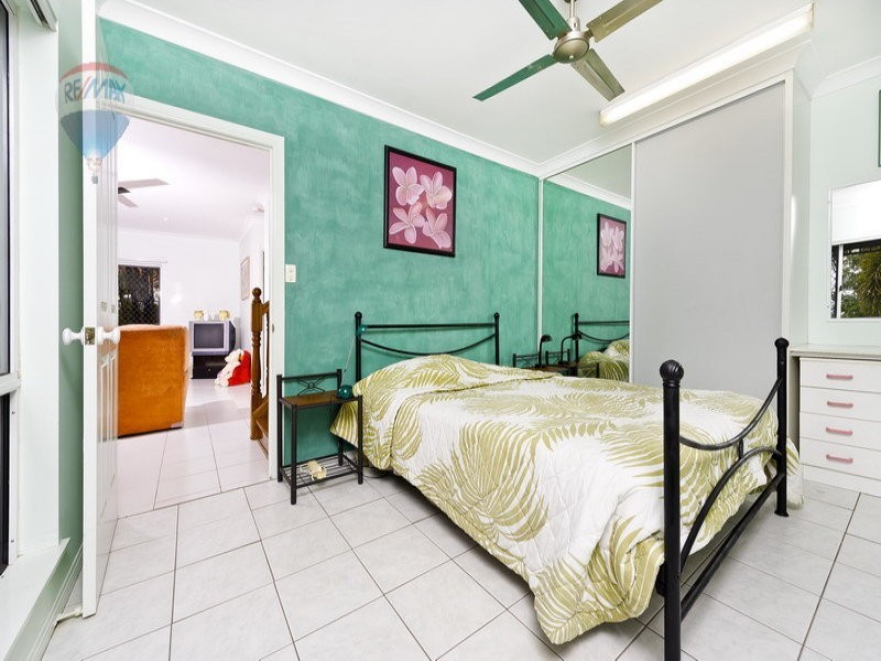 22 Summer Hill Drive, Mooroobool QLD 4870