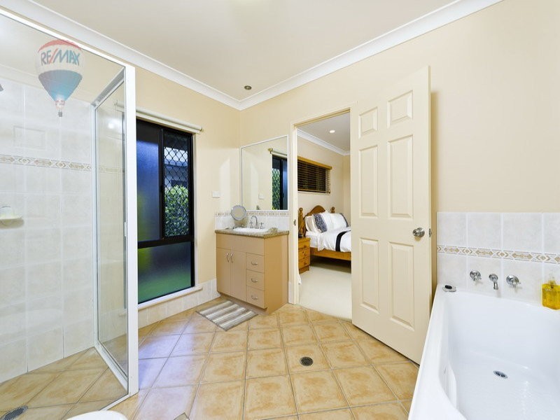 5 Howie Close, Kewarra Beach QLD 4879