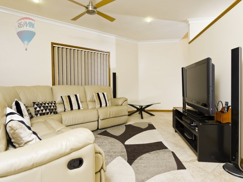 1 Vauclause Close, Brinsmead QLD 4870