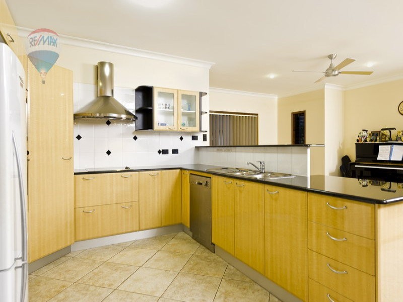 1 Vauclause Close, Brinsmead QLD 4870