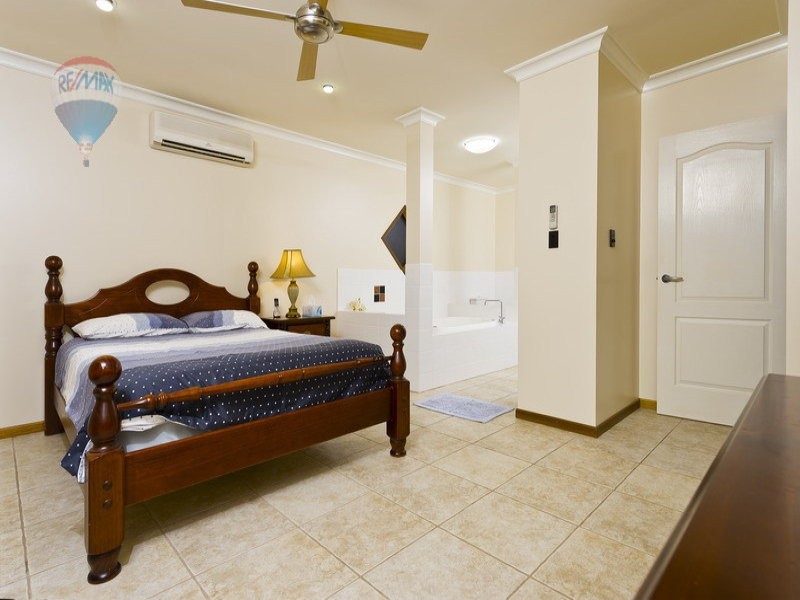 1 Vauclause Close, Brinsmead QLD 4870