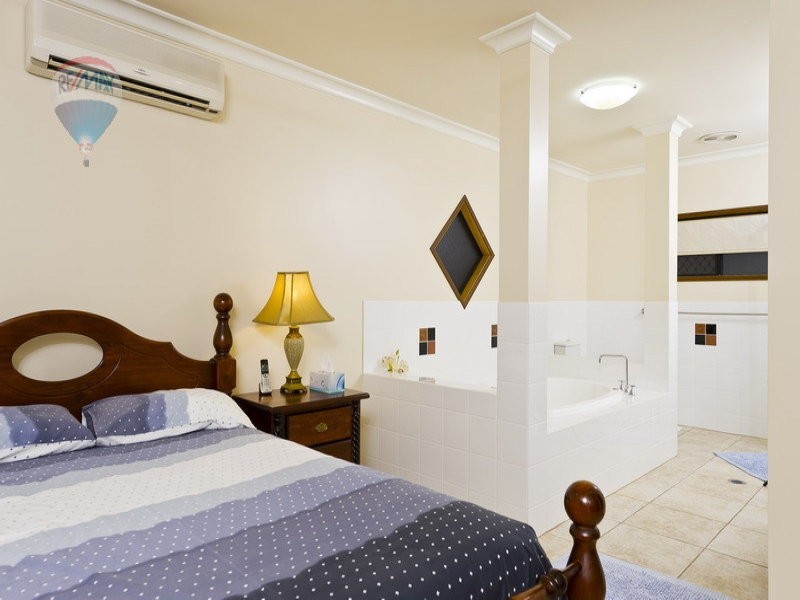 1 Vauclause Close, Brinsmead QLD 4870