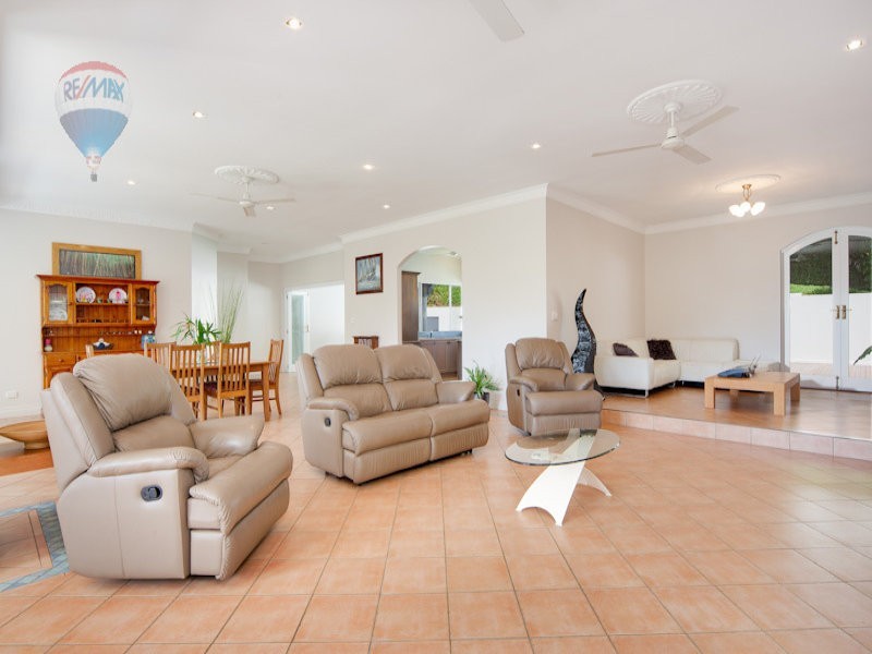 271 Toogood Road, Bayview Heights QLD 4868
