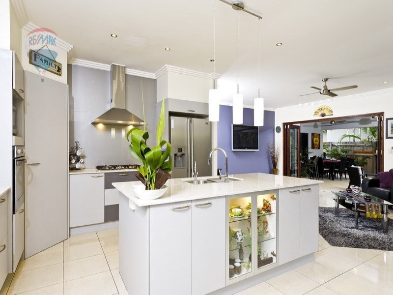 26 Muller Street, Palm Cove QLD 4879