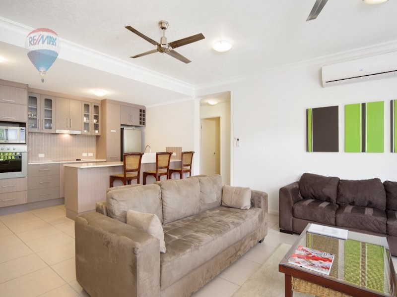 3/2 Oliva Street, Palm Cove QLD 4879