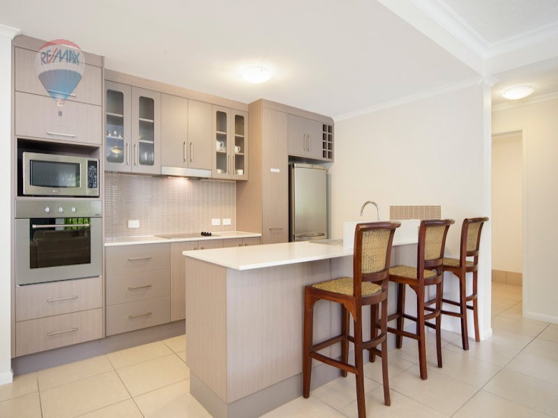 3/2 Oliva Street, Palm Cove QLD 4879
