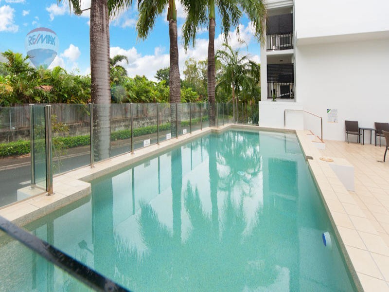 3/2 Oliva Street, Palm Cove QLD 4879