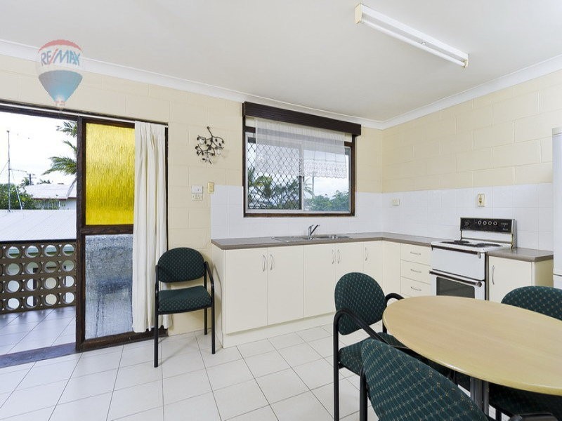 24 Creedy Street, Westcourt QLD 4870