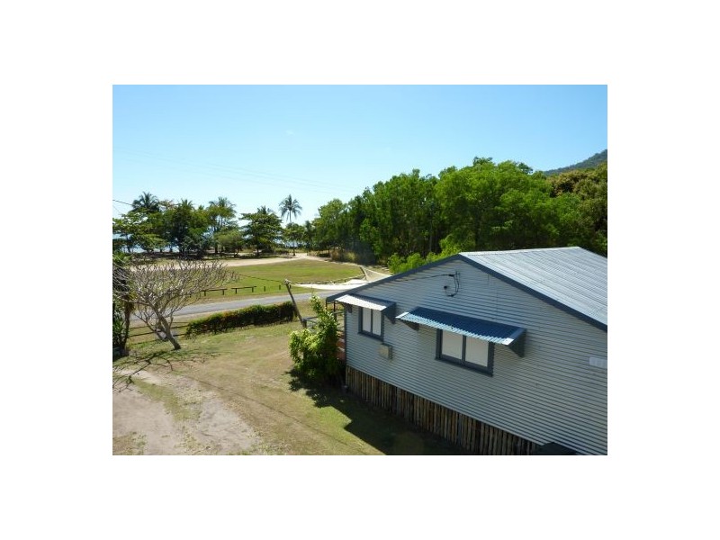 6 Sandpiper Street, East Trinity QLD 4871