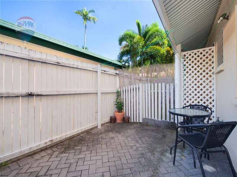 2/21 Fairweather Street, Yorkeys Knob QLD 4878