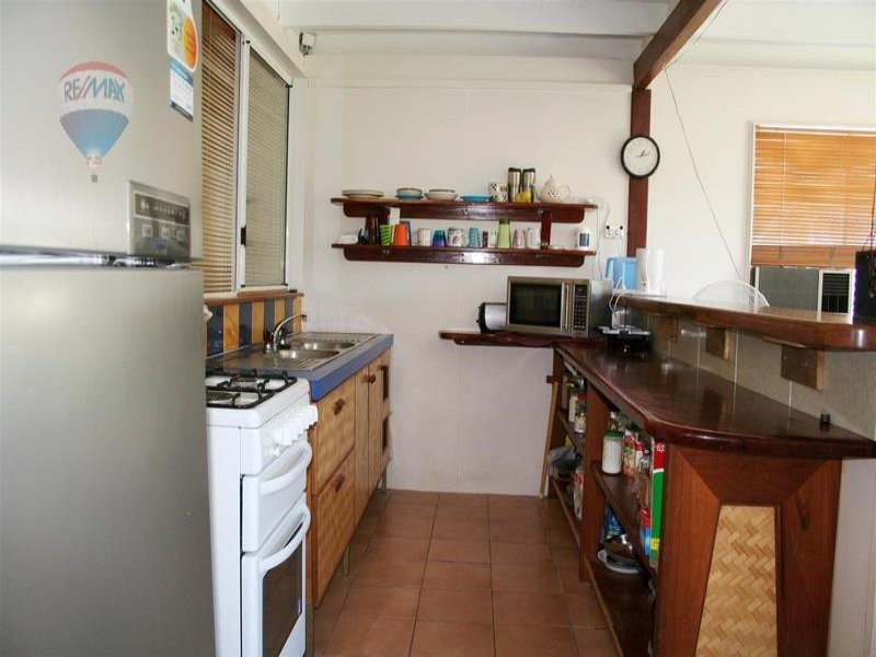 10 Valmadre Street, Caravonica QLD 4878