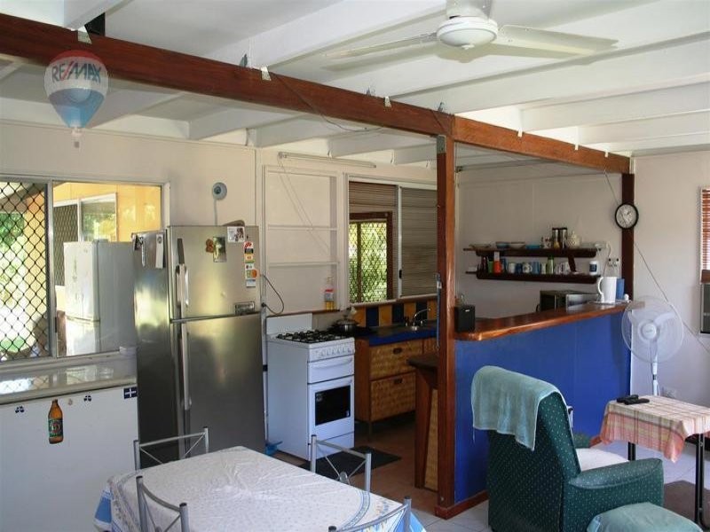 10 Valmadre Street, Caravonica QLD 4878