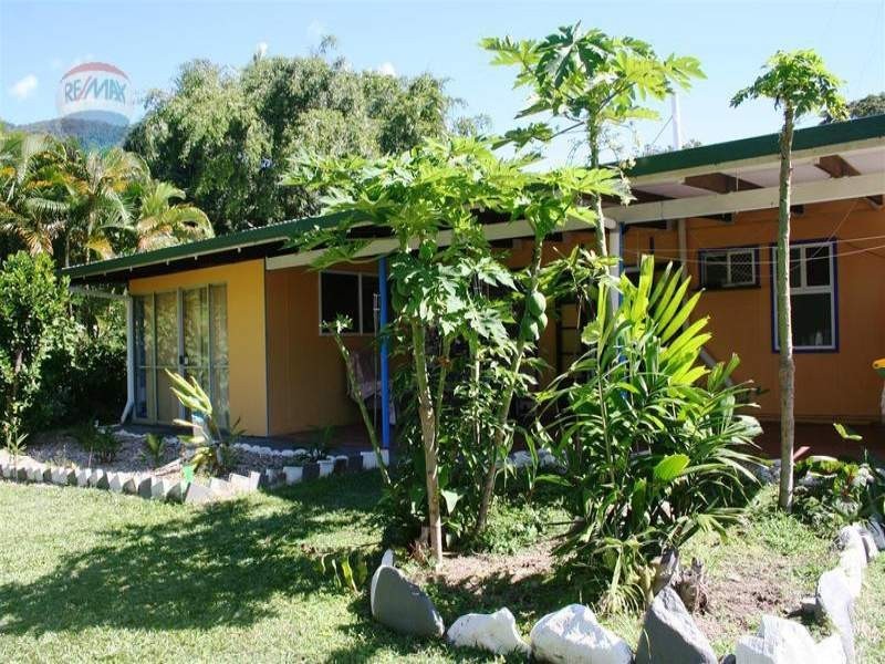 10 Valmadre Street, Caravonica QLD 4878