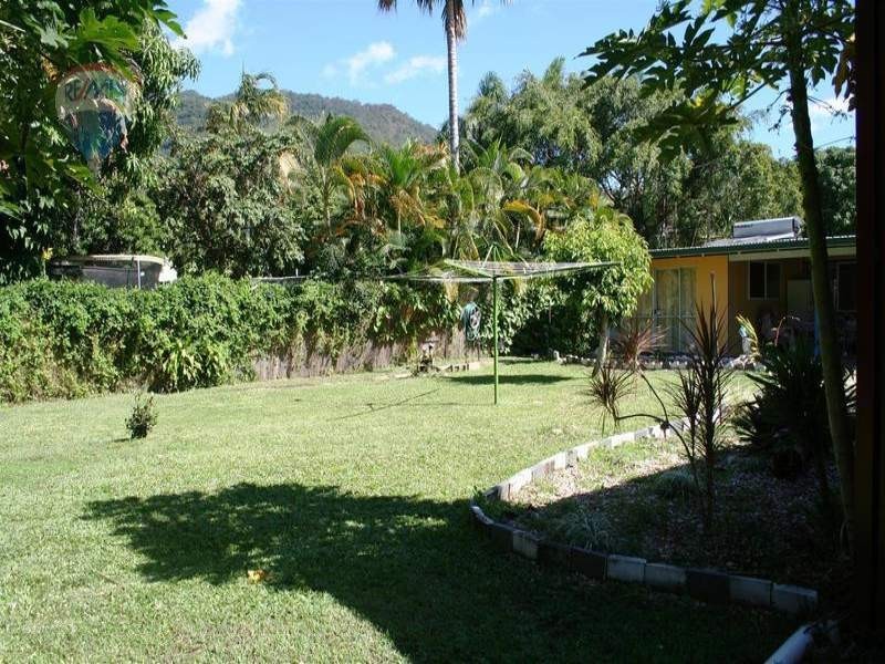 10 Valmadre Street, Caravonica QLD 4878