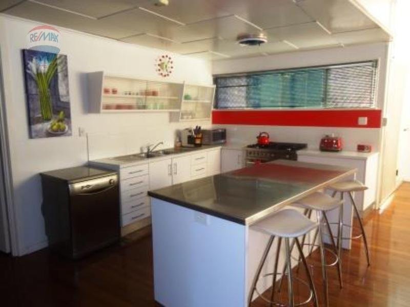 143 Greenslopes Street, Edge Hill QLD 4870