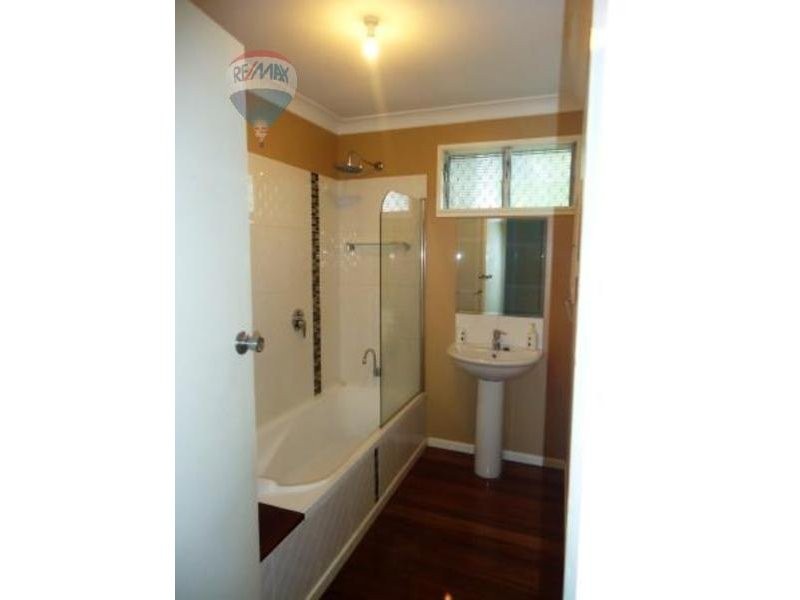 143 Greenslopes Street, Edge Hill QLD 4870