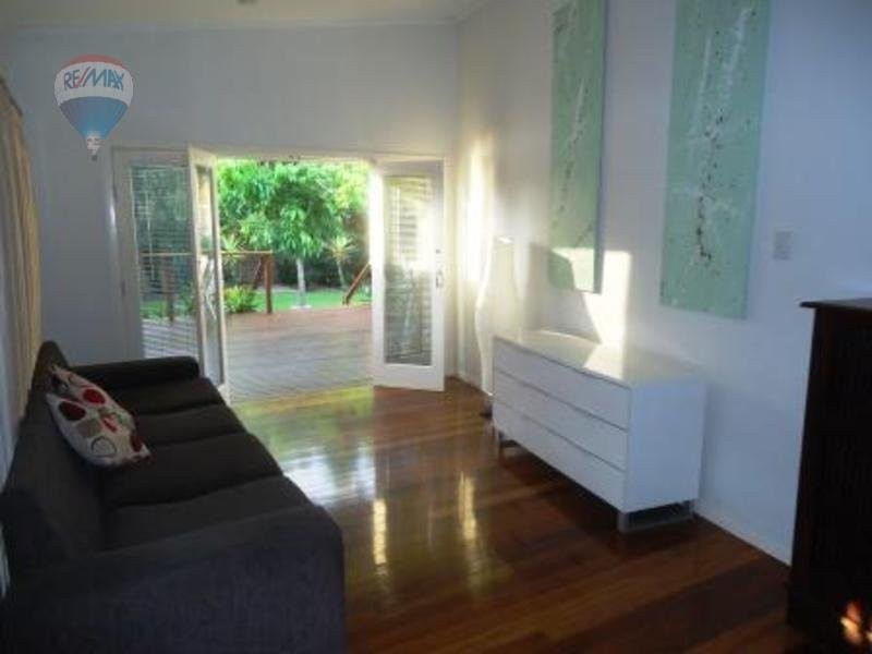 143 Greenslopes Street, Edge Hill QLD 4870