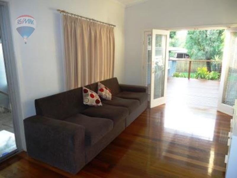 143 Greenslopes Street, Edge Hill QLD 4870