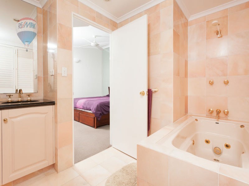 252 Toogood Road, Bayview Heights QLD 4868