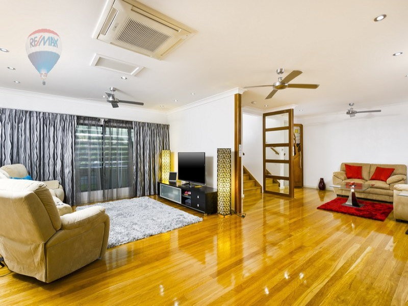 23 Mullins Street, Whitfield QLD 4870