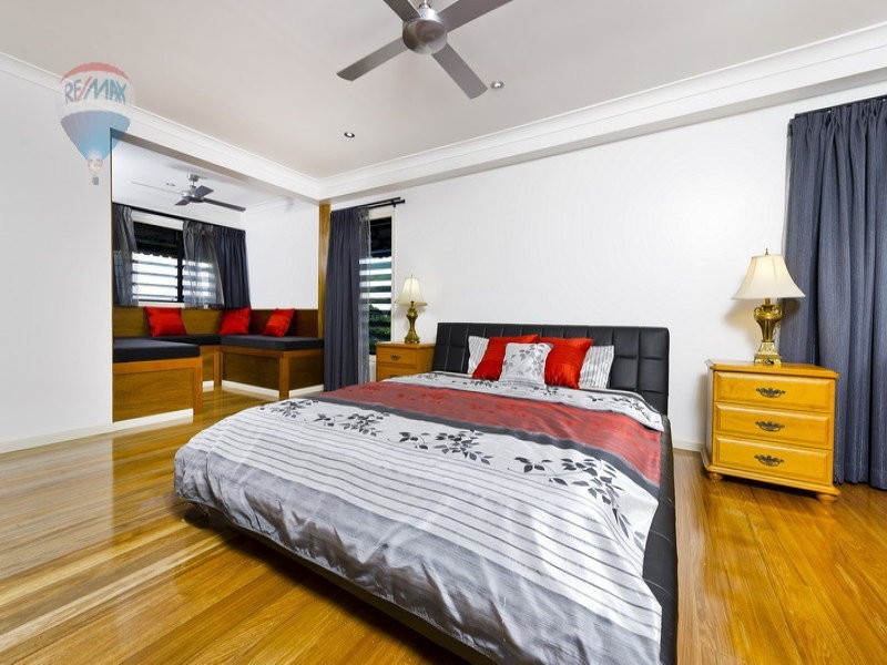 23 Mullins Street, Whitfield QLD 4870