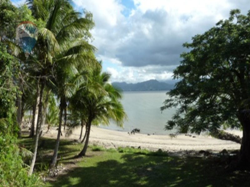 2405 Esplanade, East Trinity QLD 4871