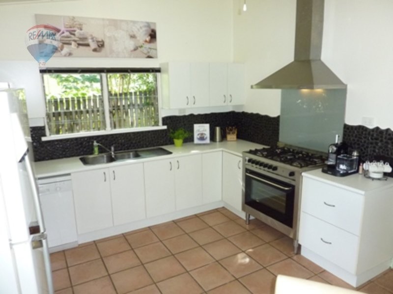2405 Esplanade, East Trinity QLD 4871