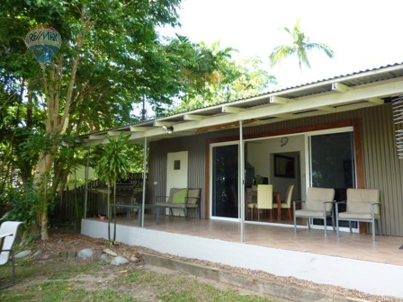 2405 Esplanade, East Trinity QLD 4871