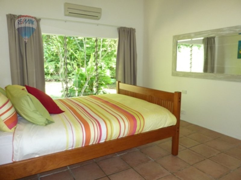 2405 Esplanade, East Trinity QLD 4871