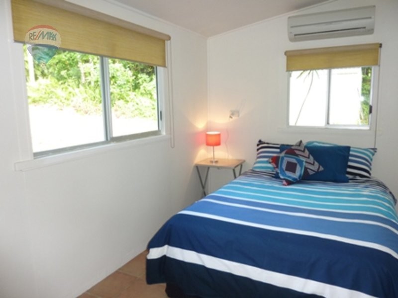 2405 Esplanade, East Trinity QLD 4871