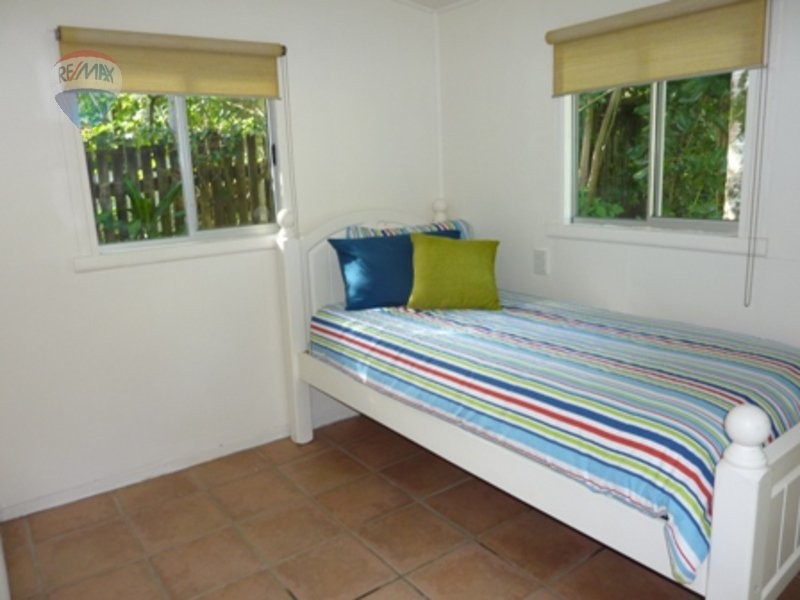 2405 Esplanade, East Trinity QLD 4871