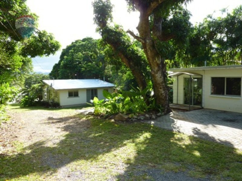 2405 Esplanade, East Trinity QLD 4871