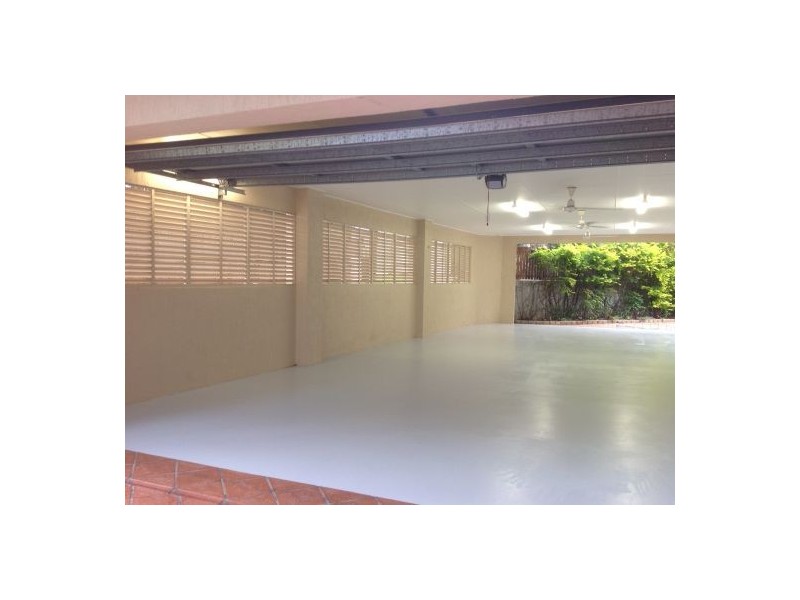 1 Satinash Close, Redlynch QLD 4870