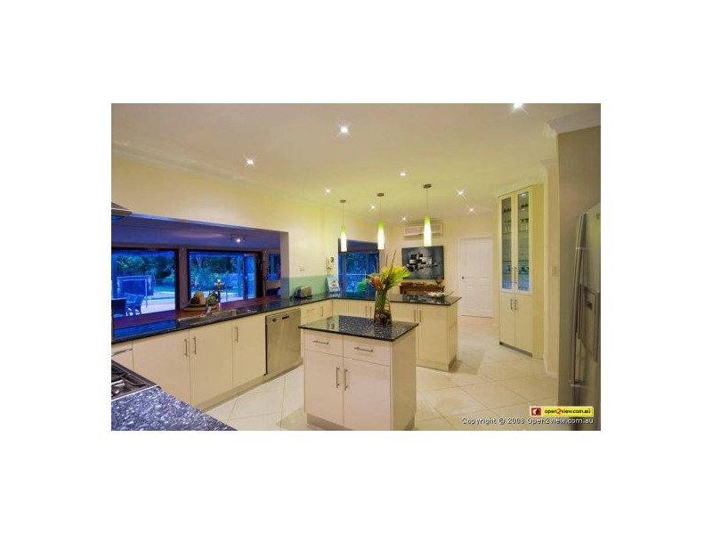 1 Satinash Close, Redlynch QLD 4870