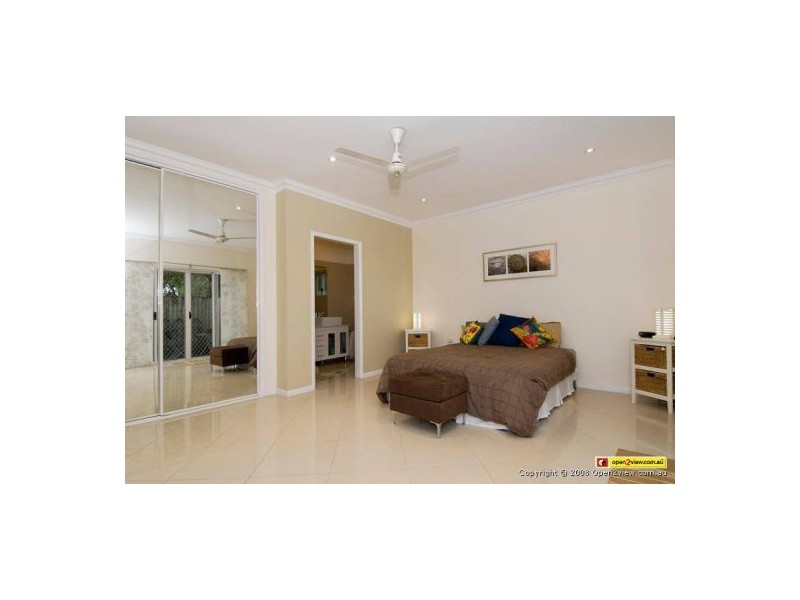 1 Satinash Close, Redlynch QLD 4870