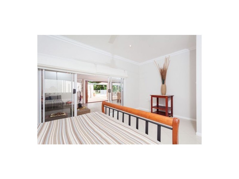 1 Satinash Close, Redlynch QLD 4870